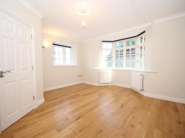 House for rent in Winchmore Hill, Greater London