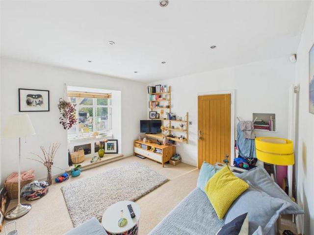 House for rent in Hathersage, Derbyshire Dales