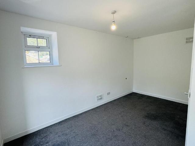 House for rent in Llanybydder, Wales