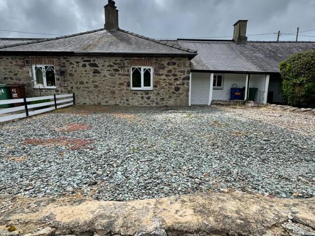 House for rent in Llandwrog, Wales