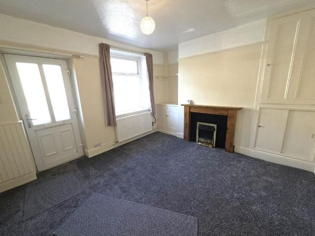 House for rent in Charlesworth, East Midlands