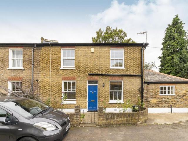 House for rent in London Borough of Ealing, Greater London