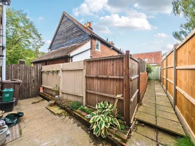 House for rent in Five Acres, Hertfordshire