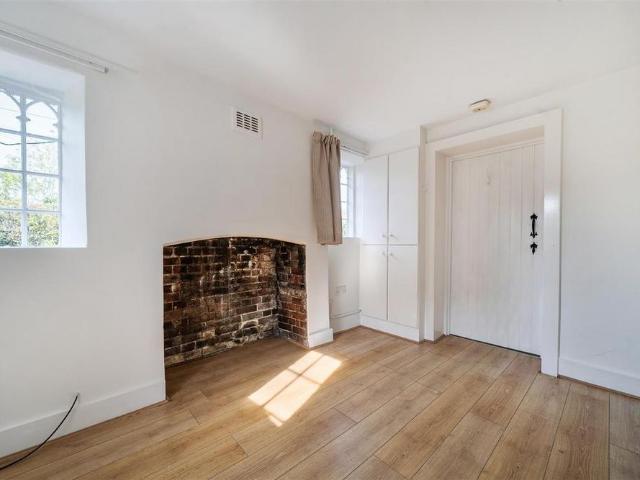 House for rent in East Horsley, Guildford