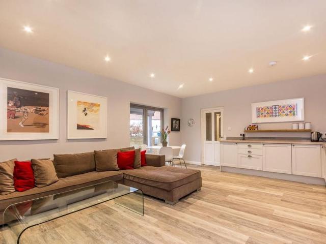 House for rent in Fole, Surrey