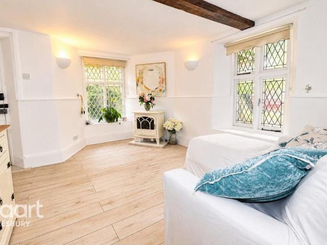 House for rent in Stone with Bishopstone and Hartwell, Fairford Leys
