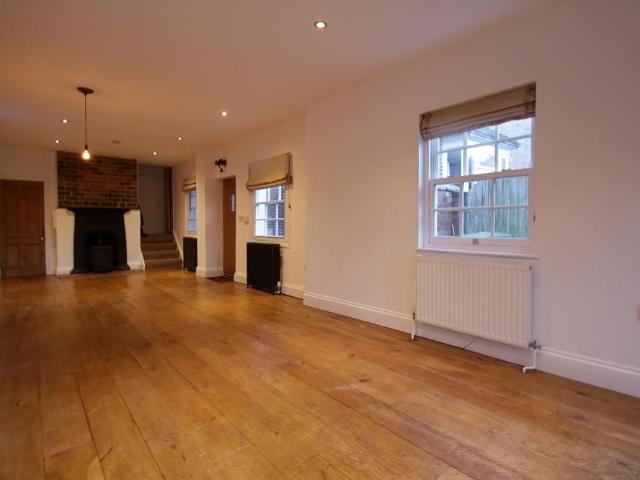 House for rent in Aldersley, West Midlands