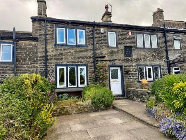 House for rent in Shelf, West Yorkshire