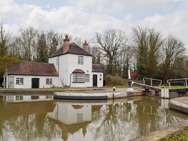 Apartment for rent in Green Close, Warwickshire
