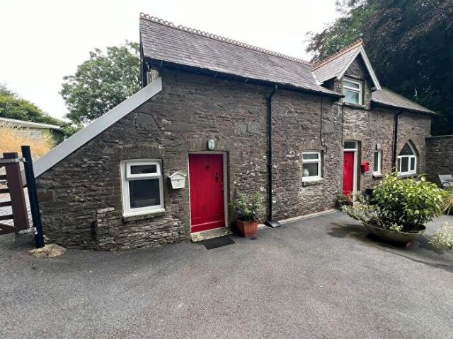 Apartment for rent in Idole, Wales