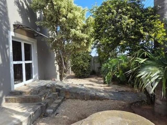 House for rent in Holland Park, Gqeberha (Port Elizabeth)
