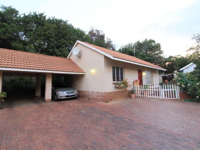 House for rent in Paulshof, Alexandra