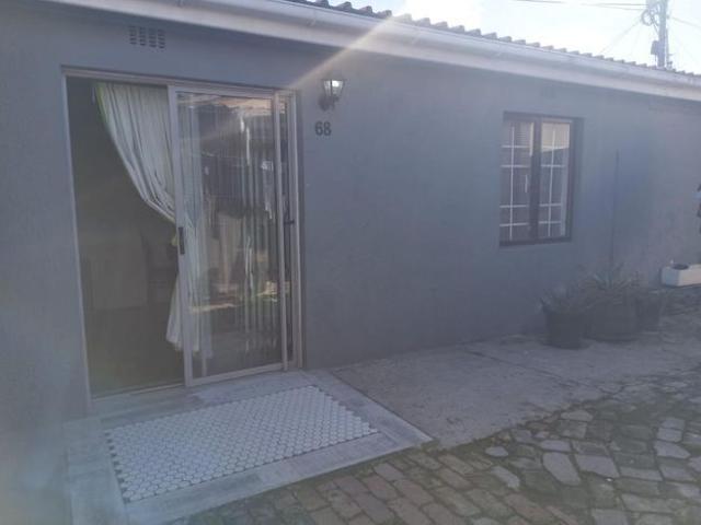 House for rent in Surrey, City of Cape Town
