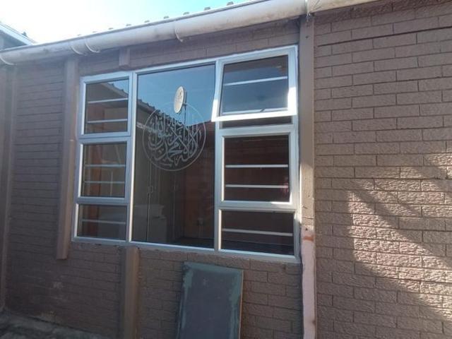House for rent in Surrey, City of Cape Town