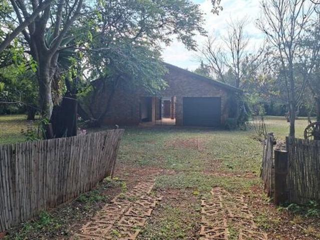House for rent in Waterkloof, Gauteng