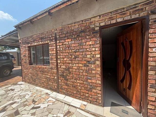 House for rent in Vosloorus, Gauteng