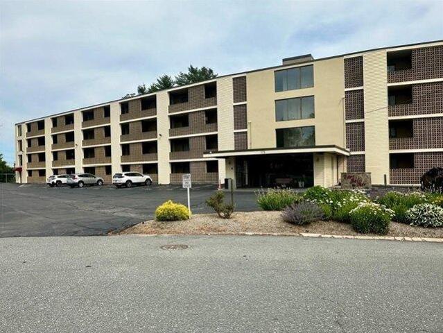 Condo for sale in Cranston, Rhode Island