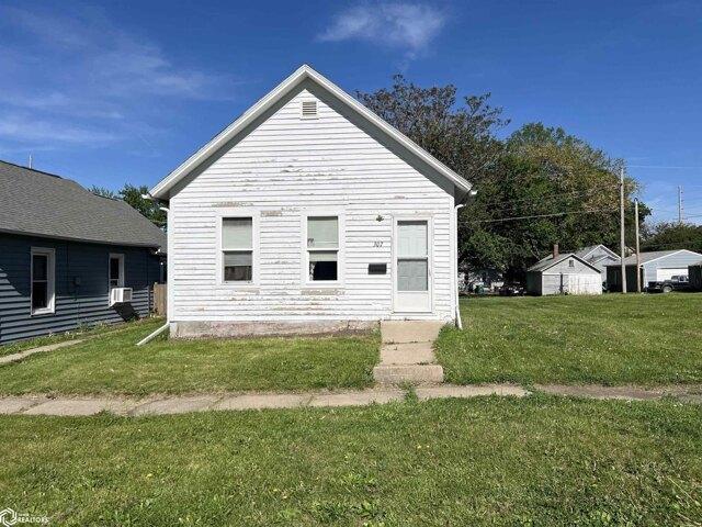 House for sale in Creston, Iowa