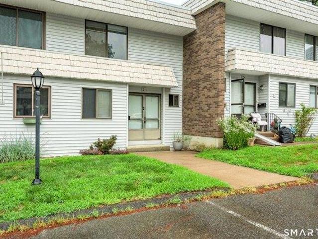 House for sale in Cromwell, Connecticut