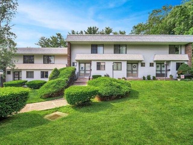House for sale in Cromwell, Connecticut