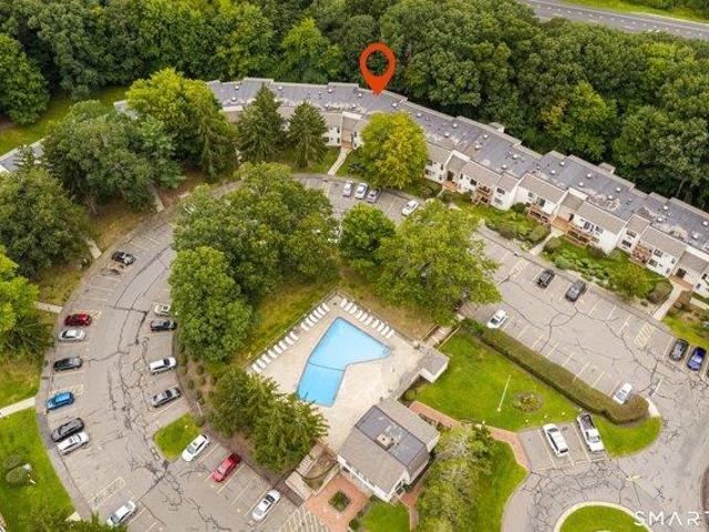 Condo for sale in Cromwell, Connecticut