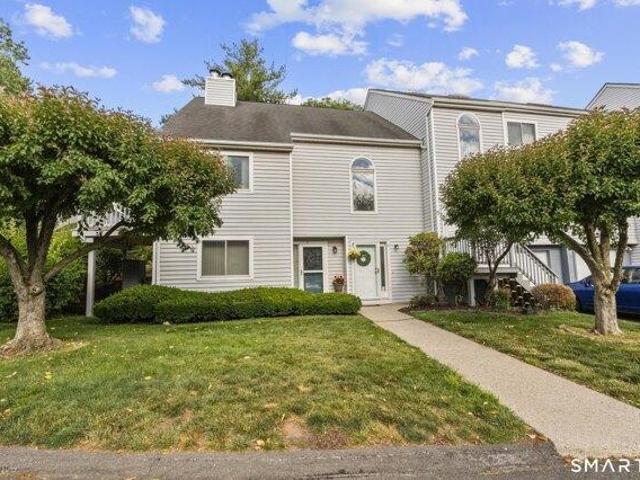 House for sale in Cromwell, Connecticut