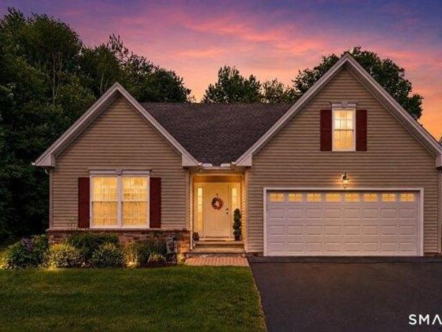 Condo for sale in Mystique Lane, Cromwell