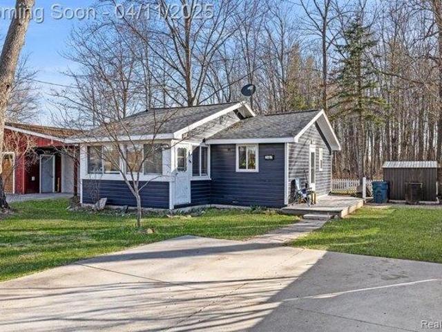 House for sale in Crystal