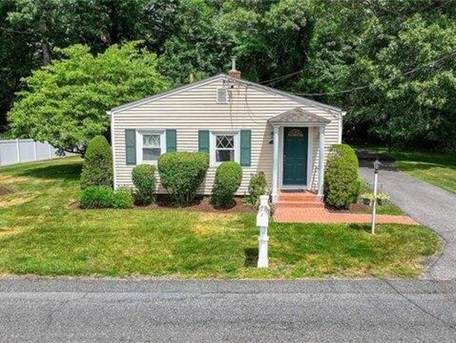 House for sale in Cumberland, Providence County