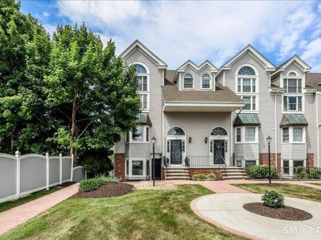 Condo for sale in Danbury, Connecticut