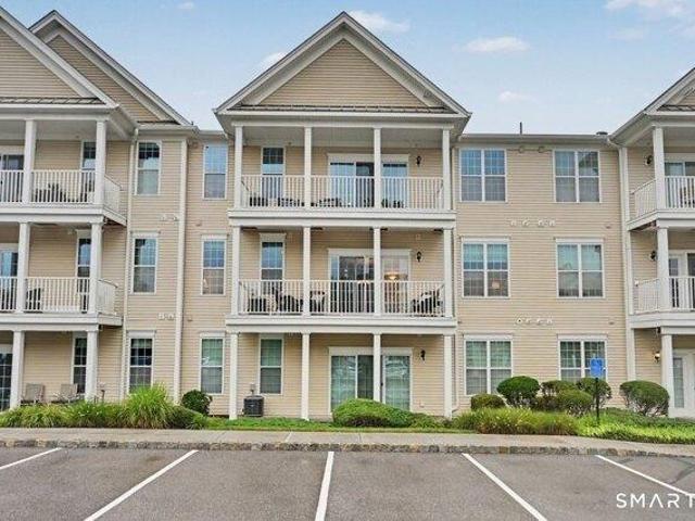 Condo for sale in Danbury, Connecticut