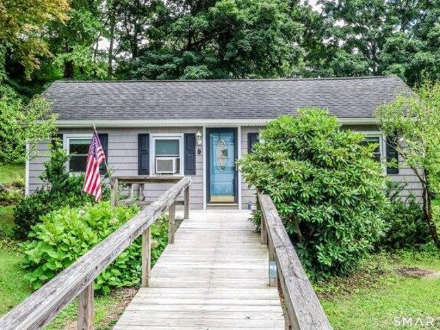 House for sale in Margerie Manor, Danbury
