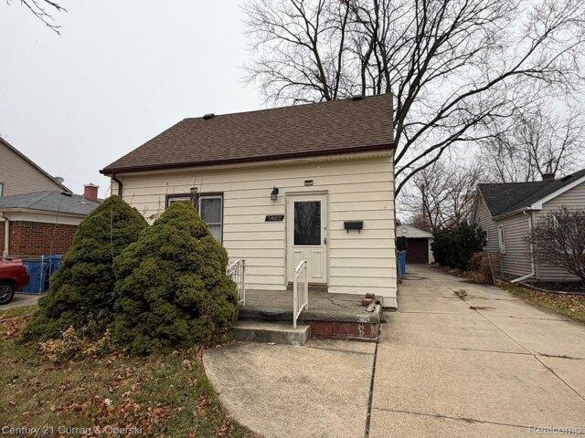 House for sale in Dearborn Heights, Michigan