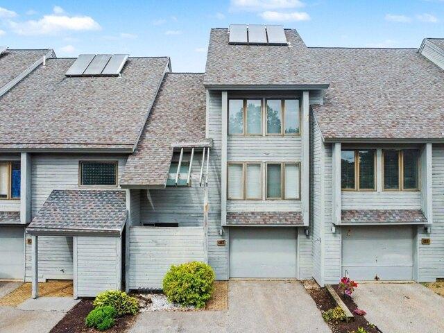 House for sale in Sunview Condominiums, Derry