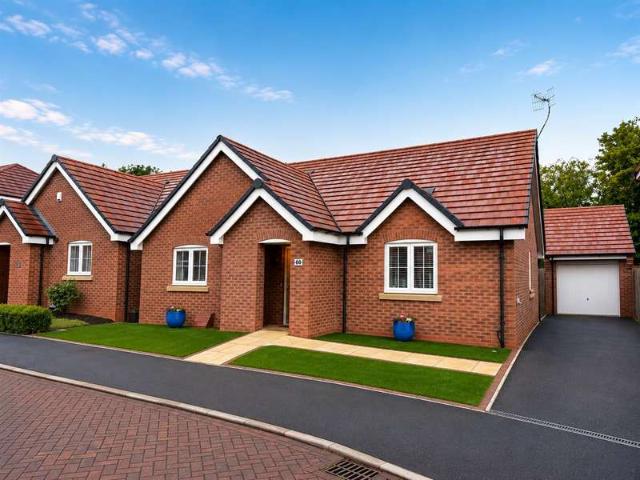Bungalow for sale in Green Close, Warwickshire