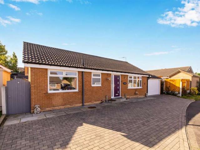 Bungalow for sale in Pendas Fields, Leeds