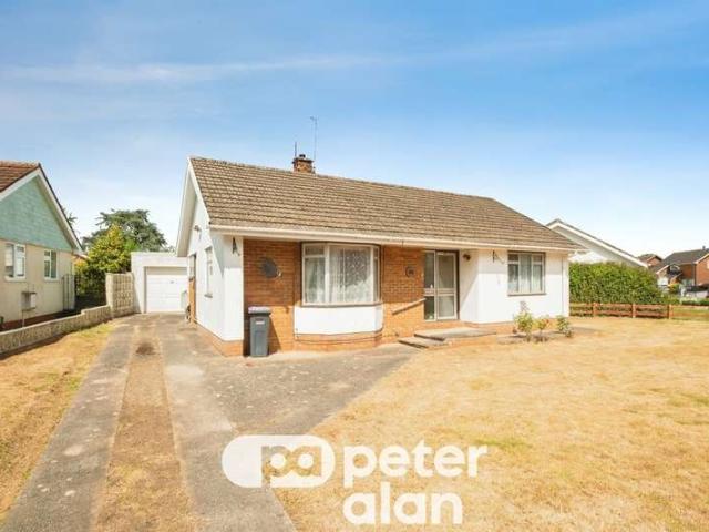 Bungalow for sale in Ponthir, Wales