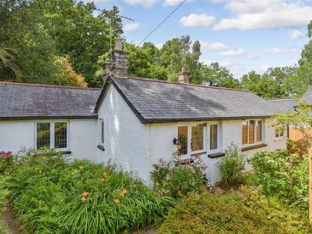 Bungalow for sale in The Butts, Kent