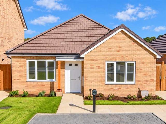Bungalow for sale in Hook's Hole, Swale