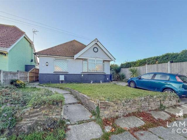 Bungalow for sale in Holland-on-Sea, Dale Hill
