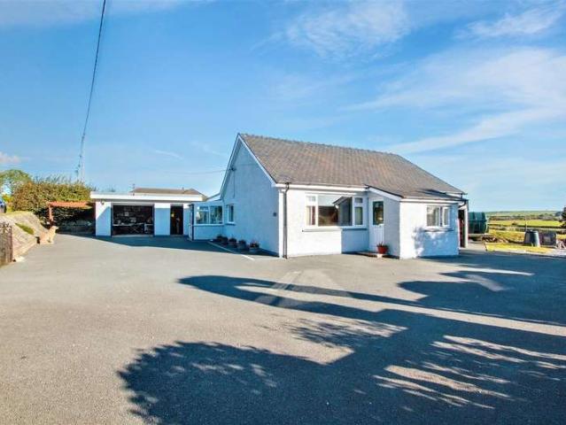 Bungalow for sale in Blaenporth, Wales