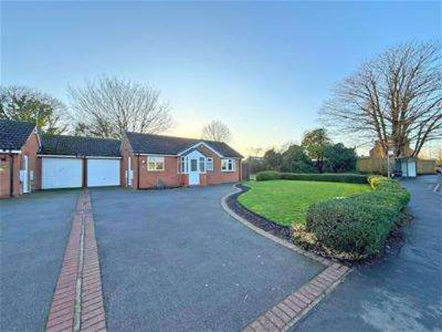 Bungalow for sale in Camp Hill, Warwickshire