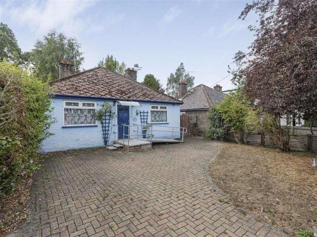 Bungalow for sale in Sevenoaks, The Butts