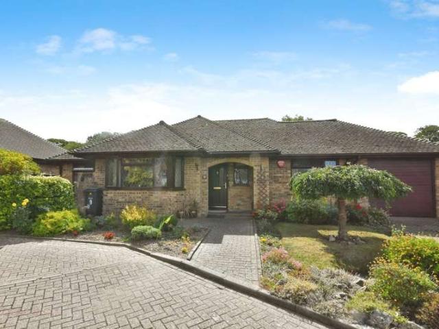 Bungalow for rent in Millmead, Acol