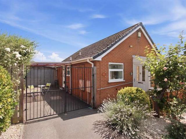 Bungalow for sale in Loundsley Green, East Midlands