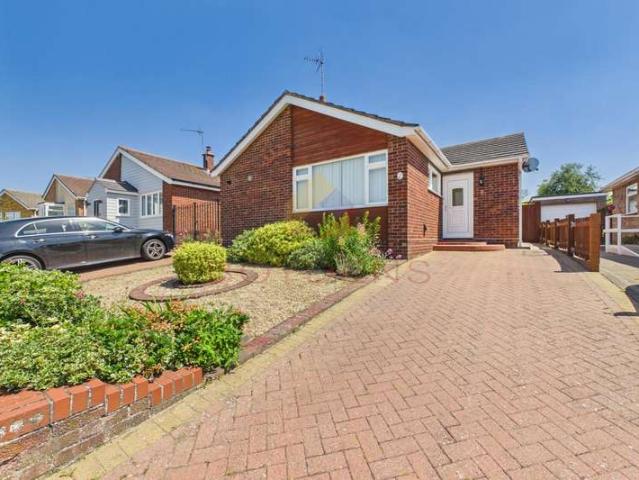Bungalow for sale in Highwoods, Fordham Heath