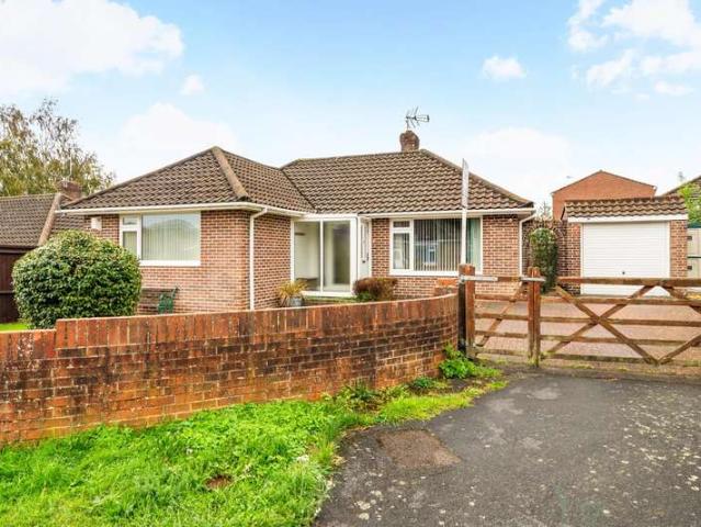 Bungalow for sale in Lovedean, Havant