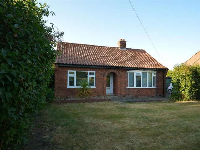 Bungalow for rent in Cawood, North Yorkshire
