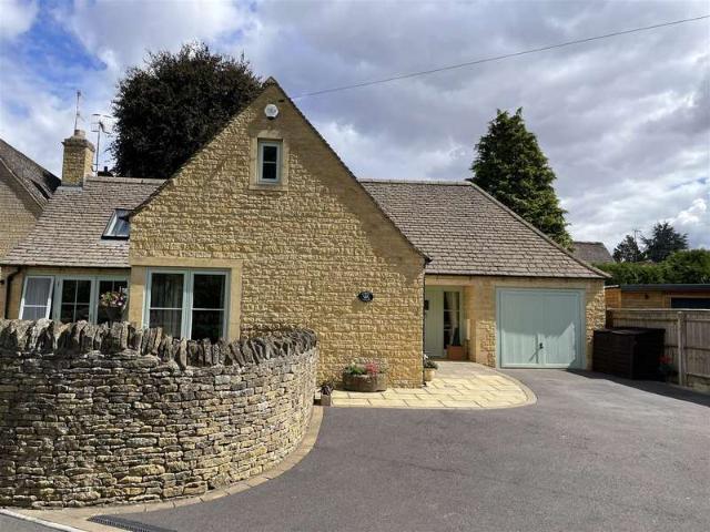 Bungalow for sale in Fossebridge, Gloucestershire