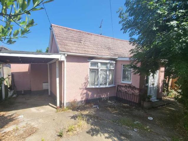 Bungalow for sale in Leigh Beck, Essex